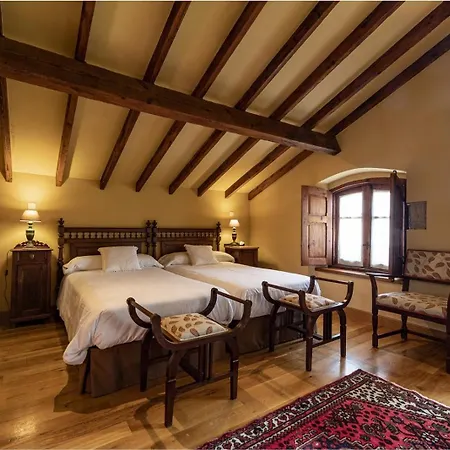 Lienzos Πανδοχείο *