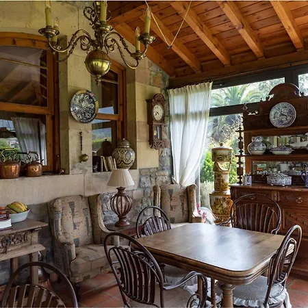 Lienzos Πανδοχείο *