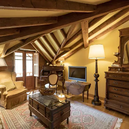 Lienzos Πανδοχείο