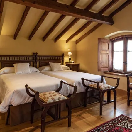 Lienzos Πανδοχείο *